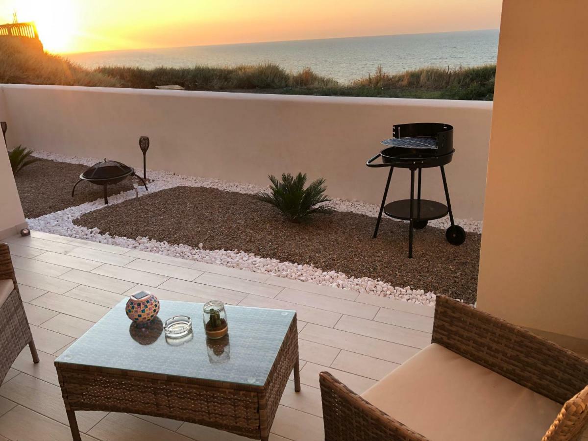 Apartment Tramonto sea-front Valledoria  Esterno foto