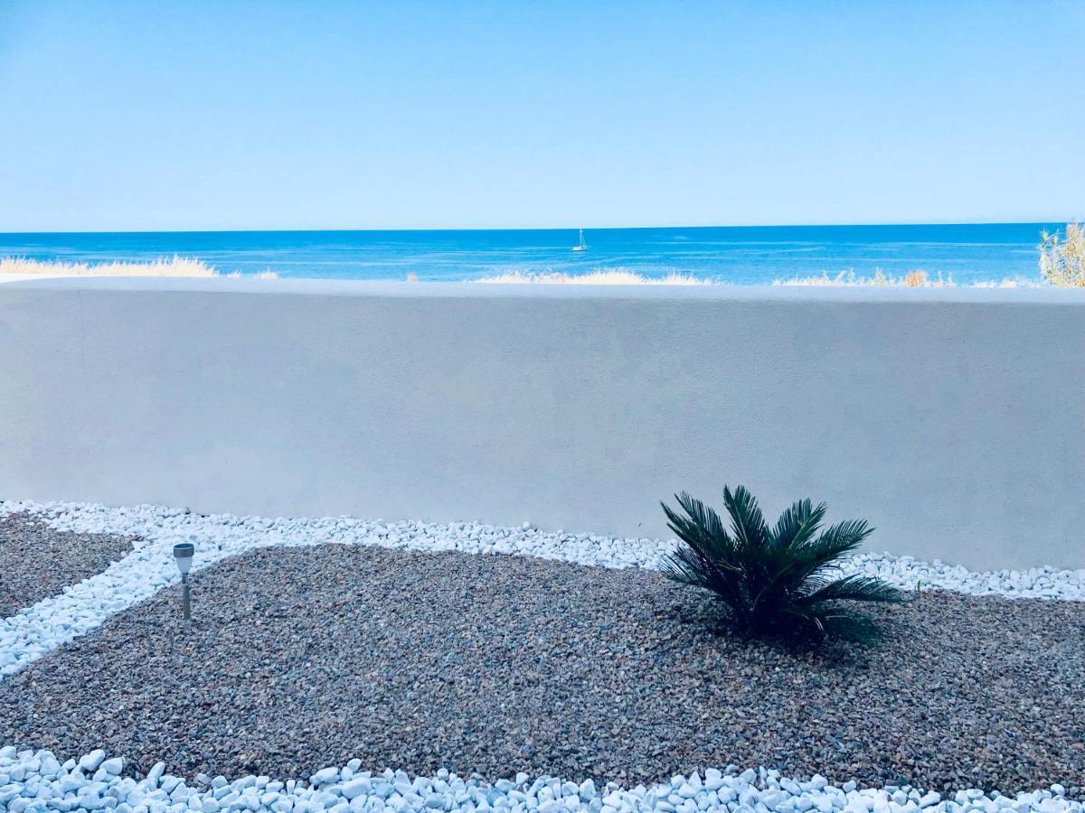 Apartment Tramonto sea-front Valledoria  Esterno foto